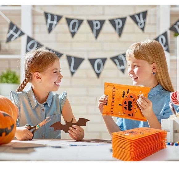 10 ct Halloween bubble mailers;6” x 10”inches - Picture 7 of 10